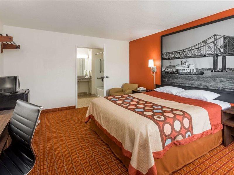 Super 8 By Wyndham Baton Rouge/I-10 Motel Екстериор снимка