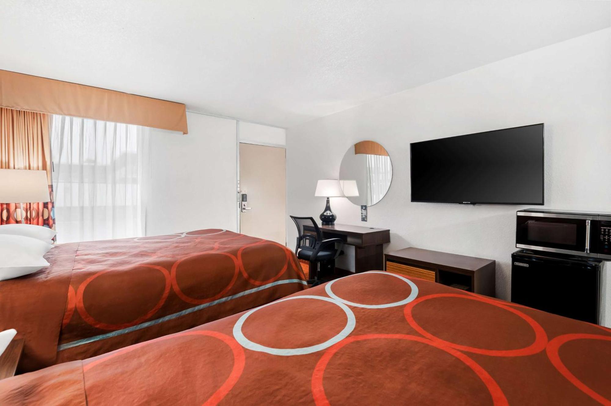 Super 8 By Wyndham Baton Rouge/I-10 Motel Екстериор снимка