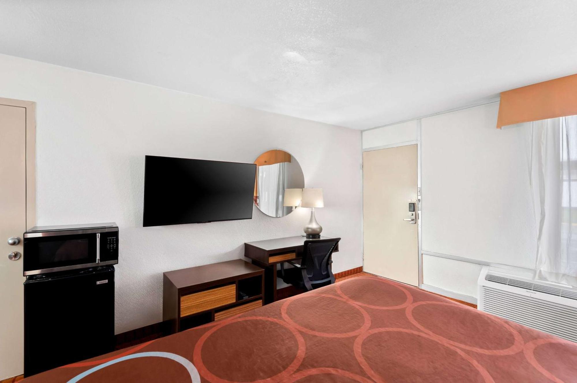 Super 8 By Wyndham Baton Rouge/I-10 Motel Екстериор снимка