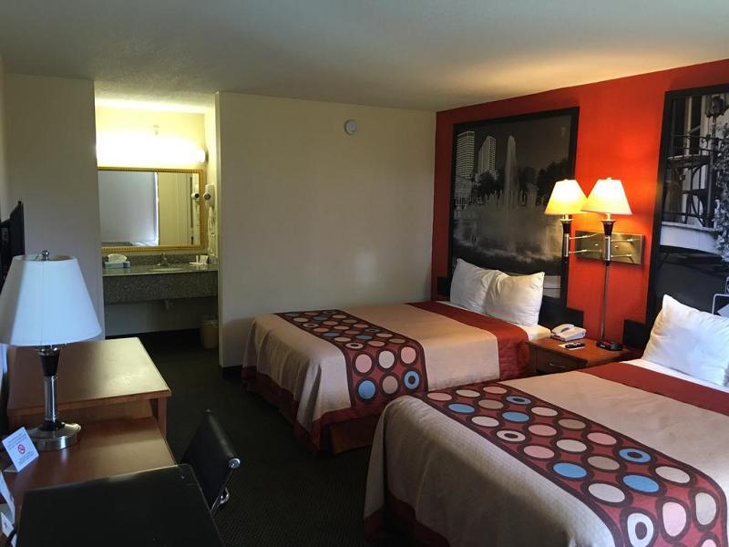 Super 8 By Wyndham Baton Rouge/I-10 Motel Екстериор снимка